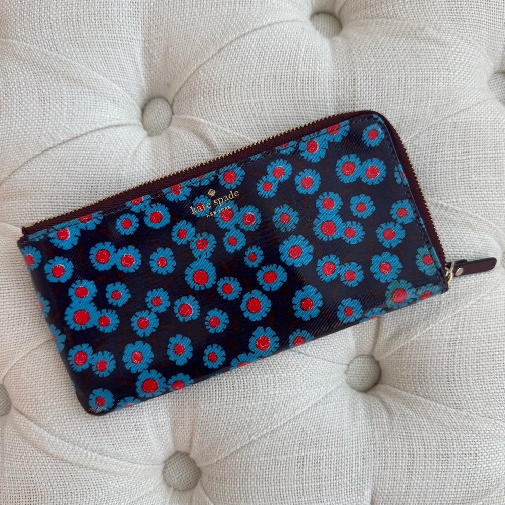 Kate Spade Clutch Wallet